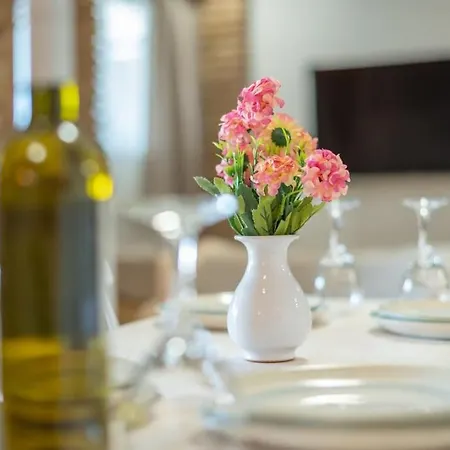Camara Apartment